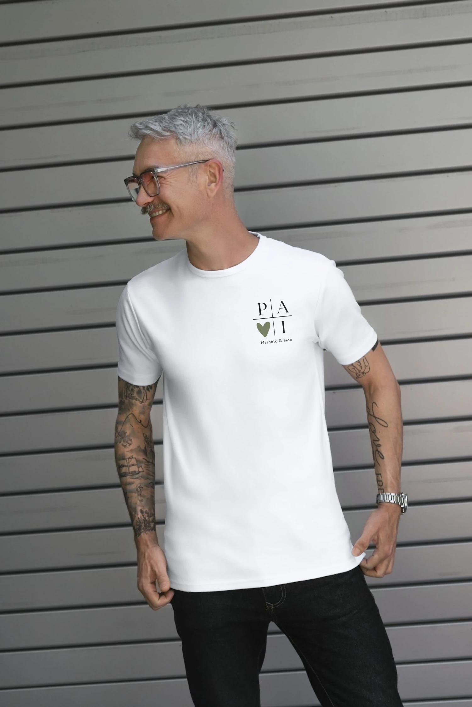 Camiseta Pai Minimalista Personalizada Nomes Filhos - Poliéster Premium